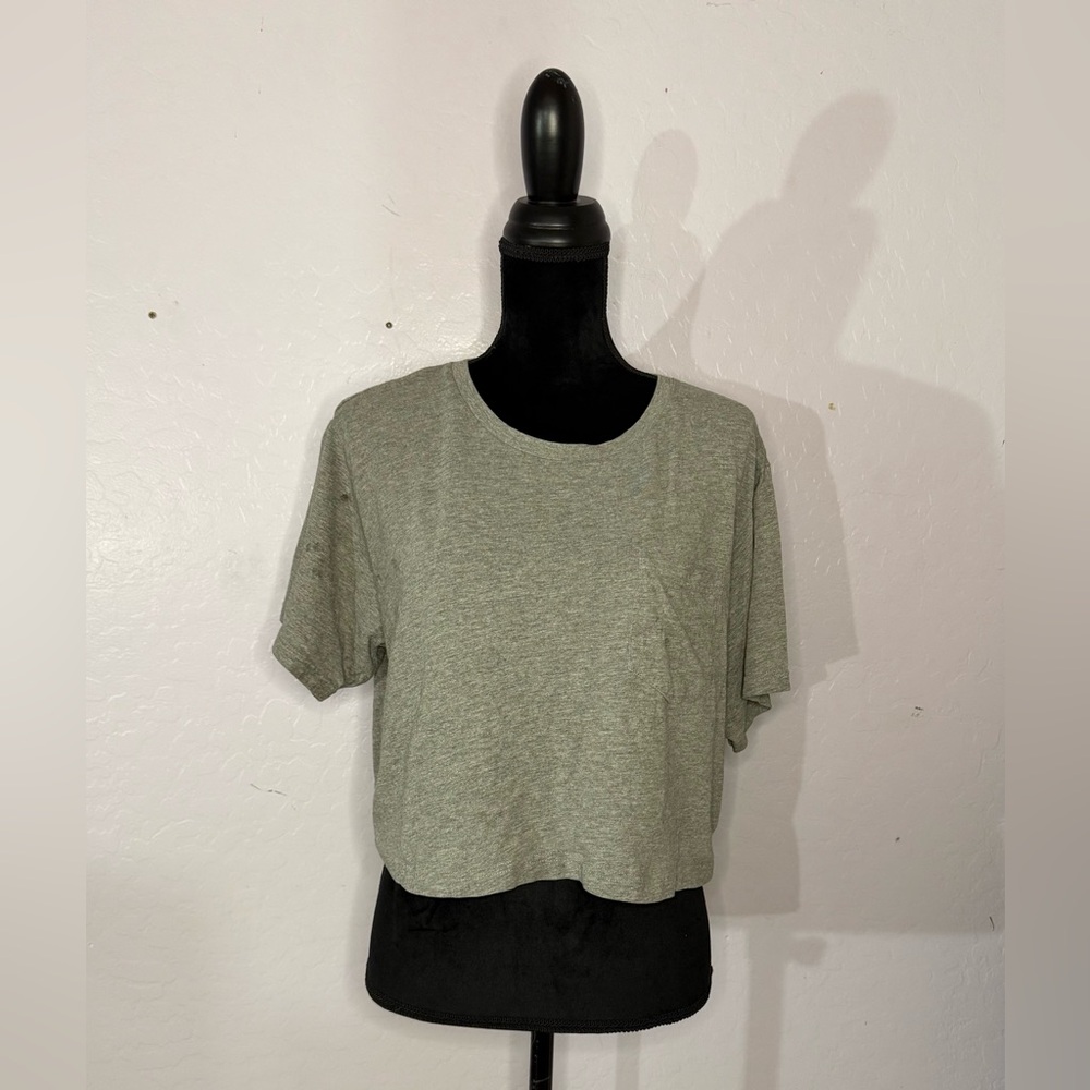 Fashion Nova Grey Cropped T-Shirt